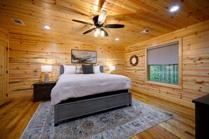 4 makuuhuonetta, silitysrauta/-lauta, vauvan matkasänky, ilmainen Wi-Fi