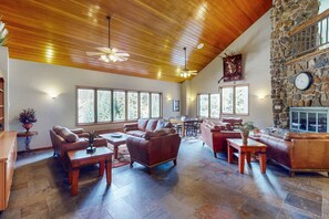 TV, fireplace, DVD player, foosball - Lovely Studio Home w/Shared Hot Tub & Pool + Free WiFi/Game Room/Ping-Pong Table (Winter Park)