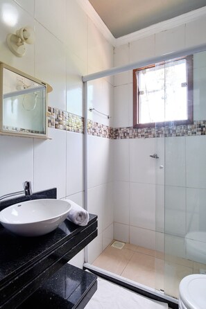 Shower - Tropical house in the Corumbê neighborhood and close to the beaches. (Paraty)