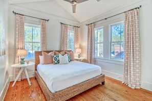 4 slaapkamers, een strijkplank/strijkijzer, wifi, beddengoed