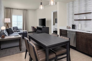 Premium bedding, down duvets, desk, laptop workspace - Residence Inn by Marriott East Peoria (East Peoria)