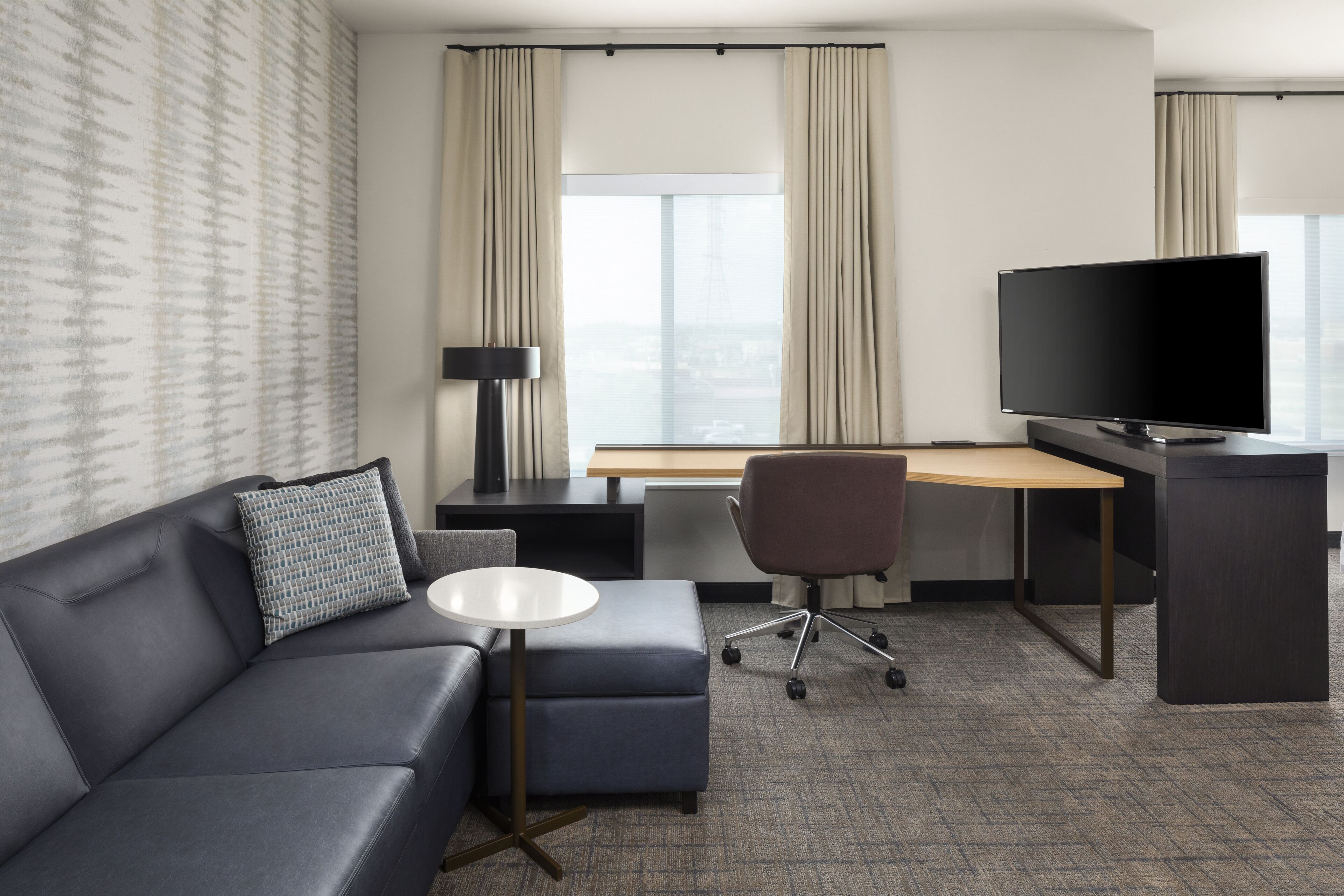 flat-screen tv, netflix, pay films, streaming services