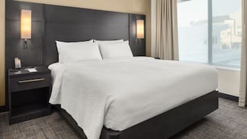 Sengetøy av topp kvalitet, dundyner og skrivebord