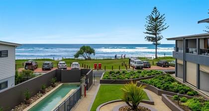 Fully equipped for beach life & comes well-appointed w/ a light airy open design