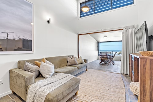 Fully equipped for beach life & comes well-appointed w/ a light airy open design
