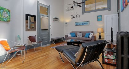 Historic comfy loft in the heart of Salida! View calendar