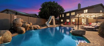 5 Bed 4 Bath Home PREMIUM LOCATION Sleeps 16+ heated pool option and spa