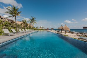Outdoor pool - Penthouse Xcaret Puerto Aventuras (Puerto Aventuras)