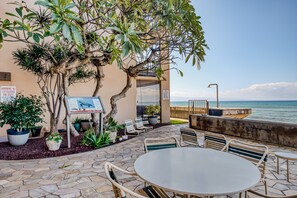 Outdoor dining - Third-Floor Beach Condo w/ an Ocean View, Free WiFi, Washer/Dryer, & Shared Pool (Lahaina)
