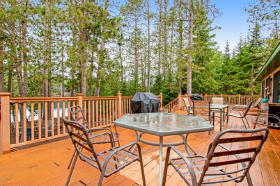 Waterfront, dog-friendly home with dock, kayaks, amazing view, game room, & AC