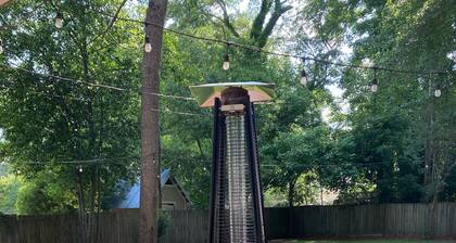 Charming downtown Aiken cottage close to restaurants and equestrian events!