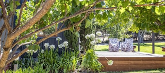 Secluded Seaside Retreat - Premium Luxury Accommodation