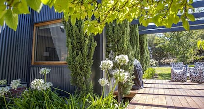 Secluded Seaside Retreat - Premium Luxury Accommodation