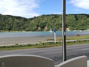 Beach nearby - Tranquil Harbour Serenity - Time for Reflection(s) (Whangamata)
