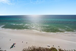 On the beach - Triple en-suite unit with miles-long views of the Gulf | Beach Chairs Included (Panama City Beach)