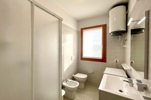 Unclassified image, 5 of 9, button