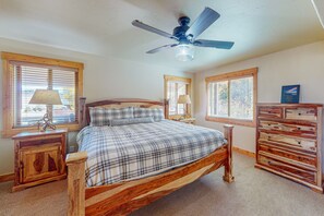 3 slaapkamers, een strijkplank/strijkijzer, internet, beddengoed