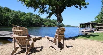 Pet Friendly Studio Cottage #3 At The Water's Edge