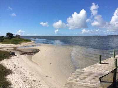 Family-Friendly Private Waterfront Getaway!