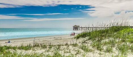 Beach nearby, sun loungers, beach towels