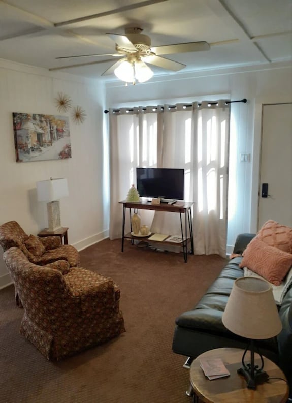 10 Minutes To Oaklawn - Two Bedroom #5 Right At The Water's Edge - Hot Springs, AR