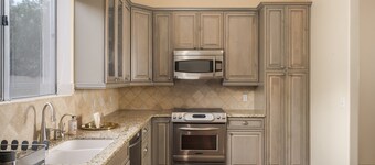 Scottsdale PV Huge Guest House, fully livable, with a private basketball court