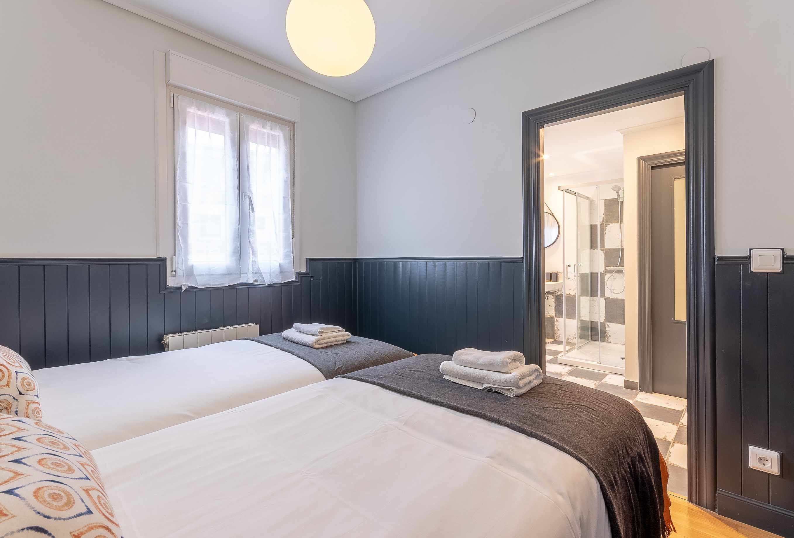 3 chambres, bureau, fer et planche à repasser, Wi-Fi gratuit