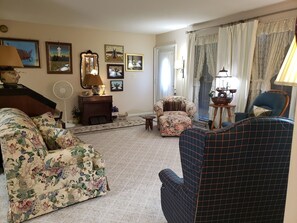 Interior - Old Florida Living (Palm Bay)
