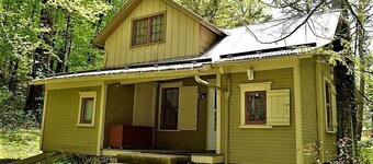 Fish the "Little J" / Cozy Cottage convenient to Juniata College  & Penn State