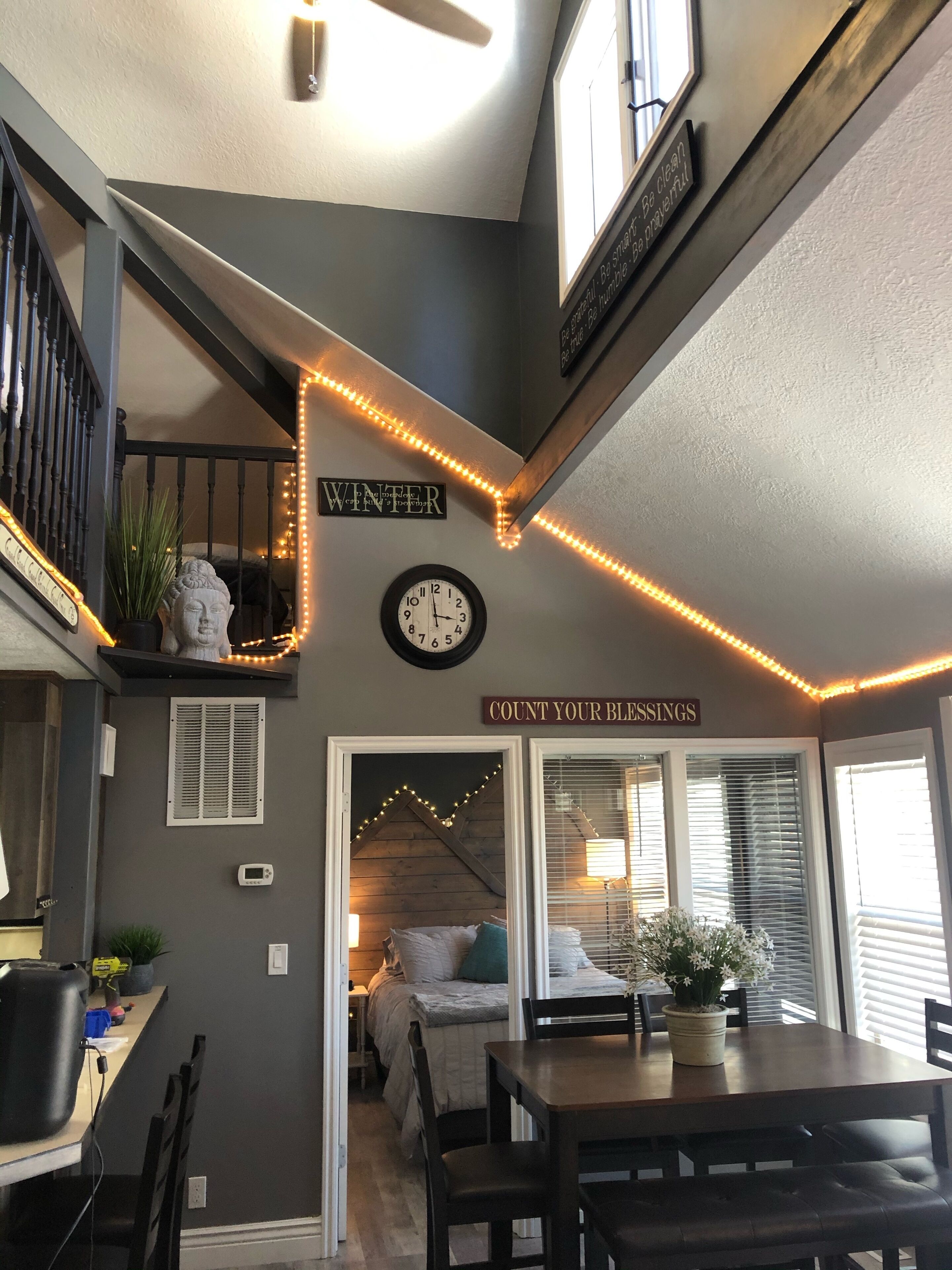 Aspen View Cabin #1 Sleeps upto 10 / Located in the middle of Duck Creek Village