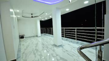 DELUXE AC ROOM | Meeting facility