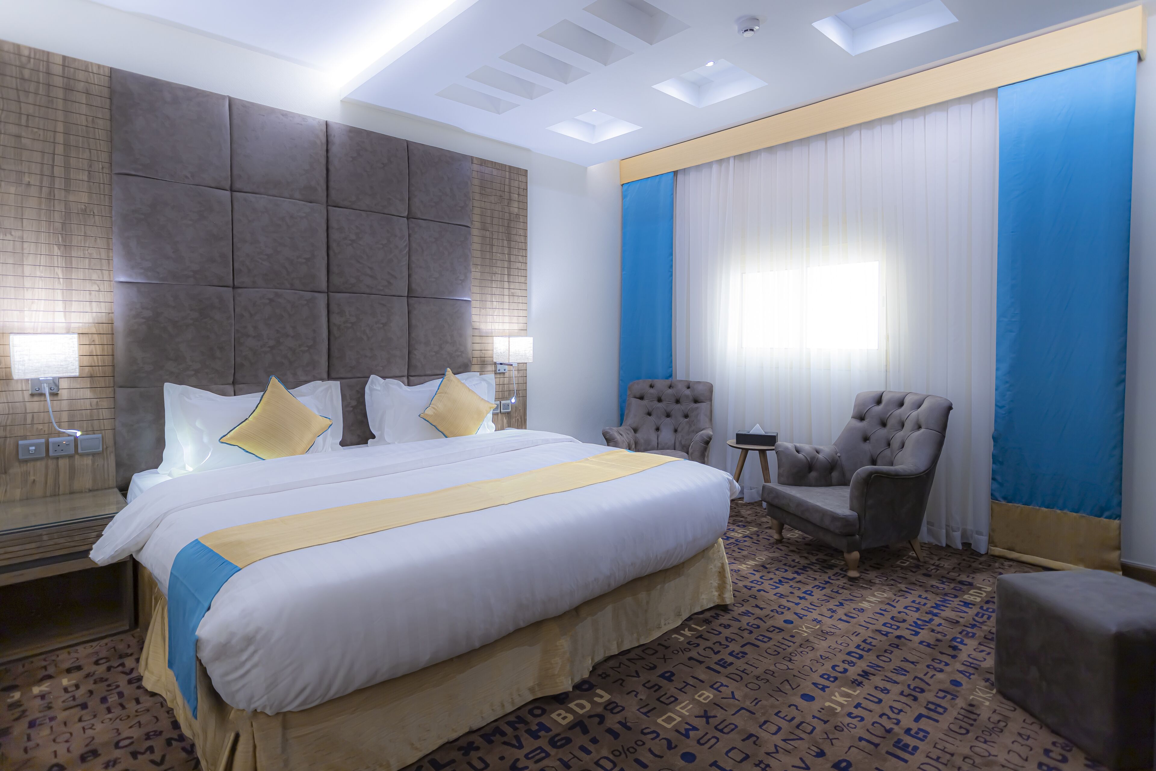 deluxe double room, 1 bedroom | 1 bedroom, in-room safe, blackout curtains, iron/ironing board