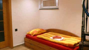 2 bedrooms, WiFi, bed sheets