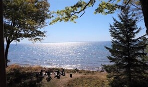 Beach - Valhalla - Quaint Cabin with Lake Superior Access and Sweeping Views! (La Pointe)