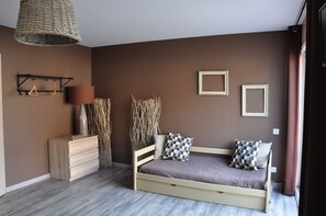 5 chambres, fer et planche à repasser, lit parapluie, Wi-Fi gratuit