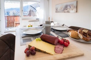 Unclassified image, 5 of 22, button