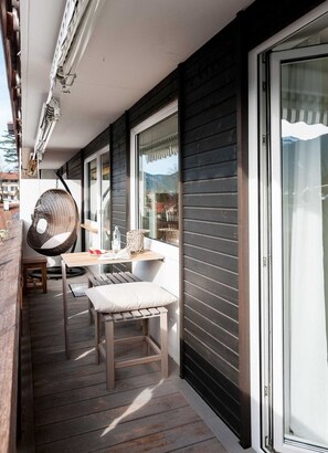 Unclassified image, 4 of 22, button