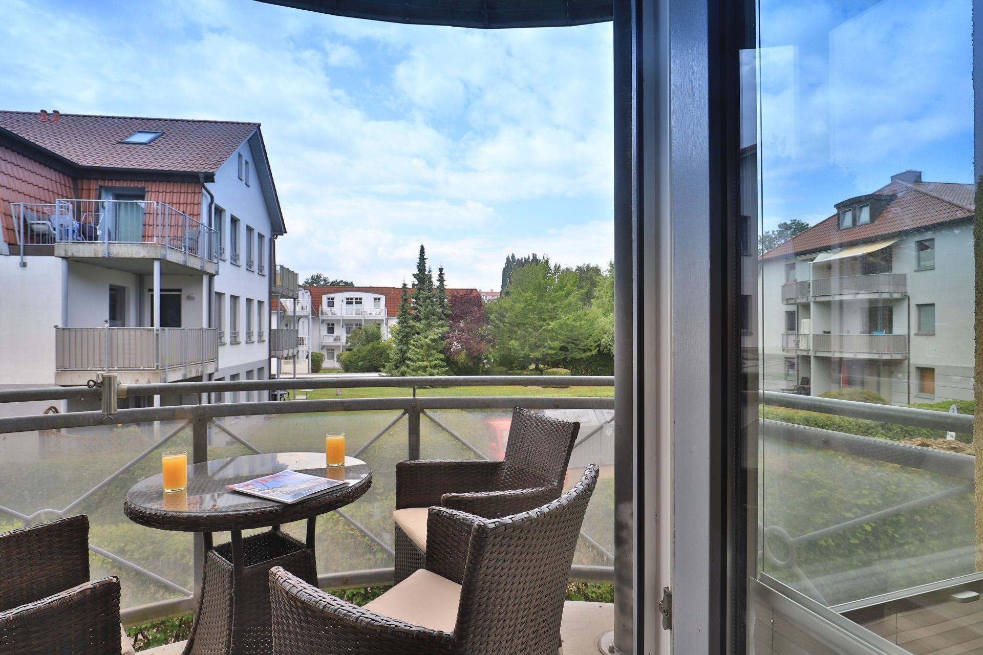 Minervapark Whg. Mi12 - Blick auf den Balkon und die Umgebung