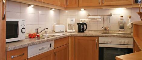 Køleskab, mikrobølgeovn, ovn, opvaskemaskine