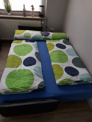 2 chambres, coffres-forts dans les chambres, fer et planche Ă repasser