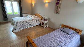 4 bedrooms, free WiFi