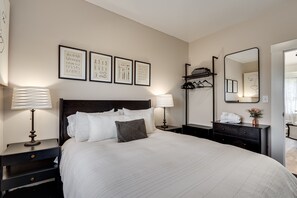3 bedrooms, iron/ironing board, Internet, bed sheets