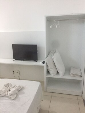 2 bedrooms, bed sheets, wheelchair access - Laguna Beach Flat by AFT - Loft (PE)