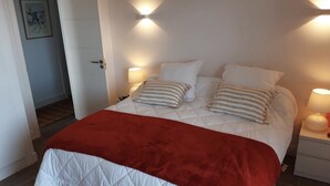 Unclassified image, 2 of 50, button - Air-conditioned corner apartmentSplendid views.FREE WIFI. ON THE BEACH 🏖️. (Platja d'Aro)