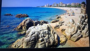 Unclassified image, 4 of 50, button - Air-conditioned corner apartmentSplendid views.FREE WIFI. ON THE BEACH 🏖️. (Platja d'Aro)