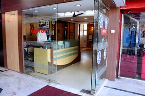 Interior entrance - Park Hotel (Bhopal)