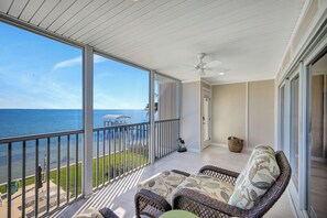 Terrace/patio - Captiva hide a way 2B - Gorgeous Bayside Unit In The Heart Of Captiva! (Captiva)