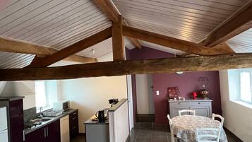 Réfrigérateur, micro-ondes, four, lave-vaisselle