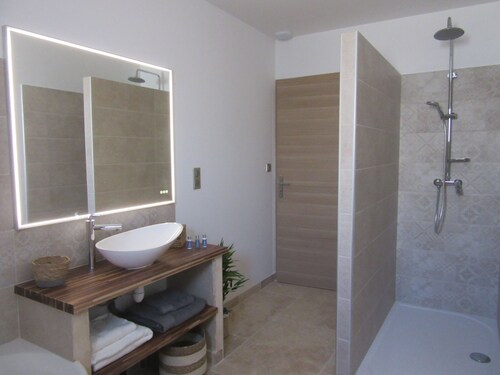 VACATION VILLA 4 STARS 6 PERS WITH HEATED POOL IN PROVENCE
