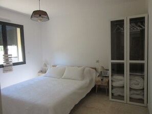 3 bedrooms, iron/ironing board, WiFi, bed sheets - VACATION VILLA 4 STARS 6 PERS WITH HEATED POOL IN PROVENCE (Maillane)
